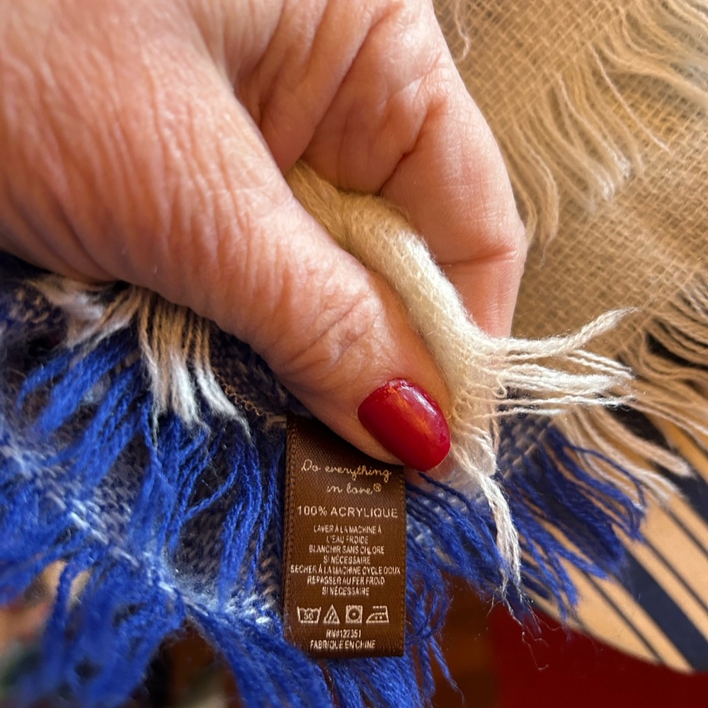 Scarf - Picture 7 of 8